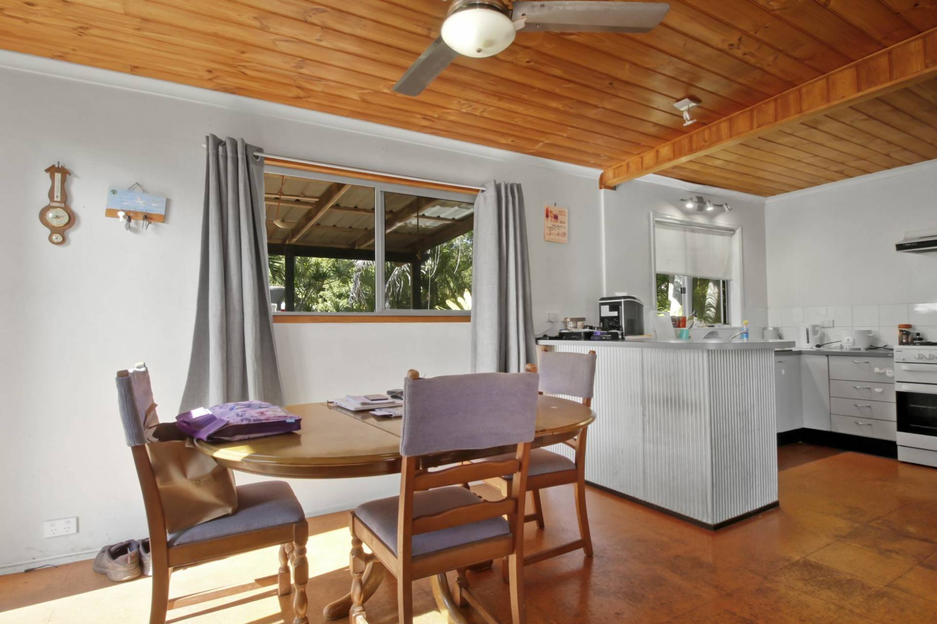 43 High Central Rd, Macleay Island, Macleay Island - Thumbnail 2