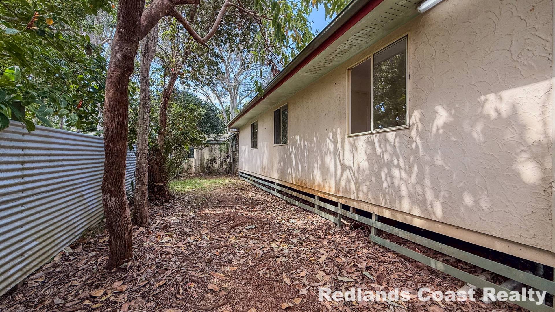 12 Leonie Cres, Lamb Island, Lamb Island - Thumbnail 3