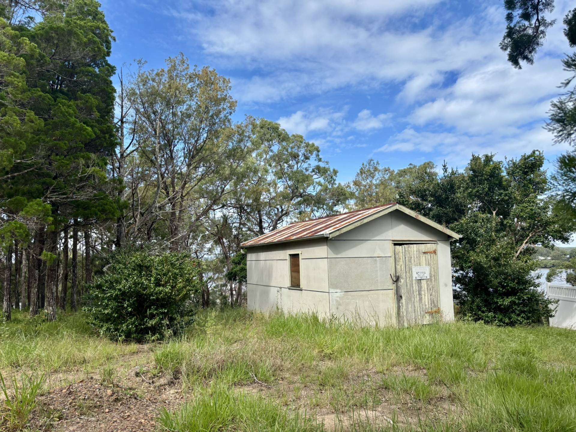 12 High Central Road, Macleay Island, Macleay Island - Thumbnail 2
