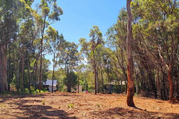 Large Elevated 736m2 Cleared Block - Ready to Build with Coastal Breezes & Close to shops and ferry