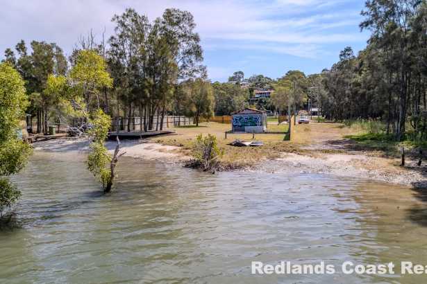 A Rare Waterfront Offering Like No Other on the Bay Islands