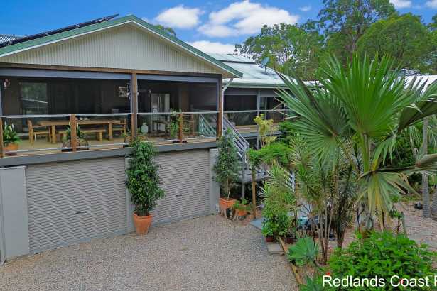 Generous Family Home with Dual-Living Potential