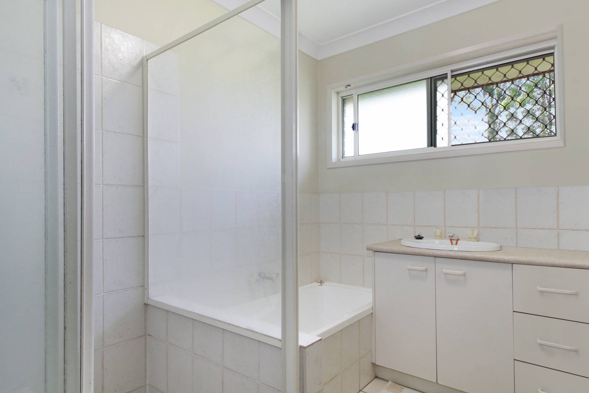 15 Lemontree Dr, Macleay Island, Macleay Island - Thumbnail 4