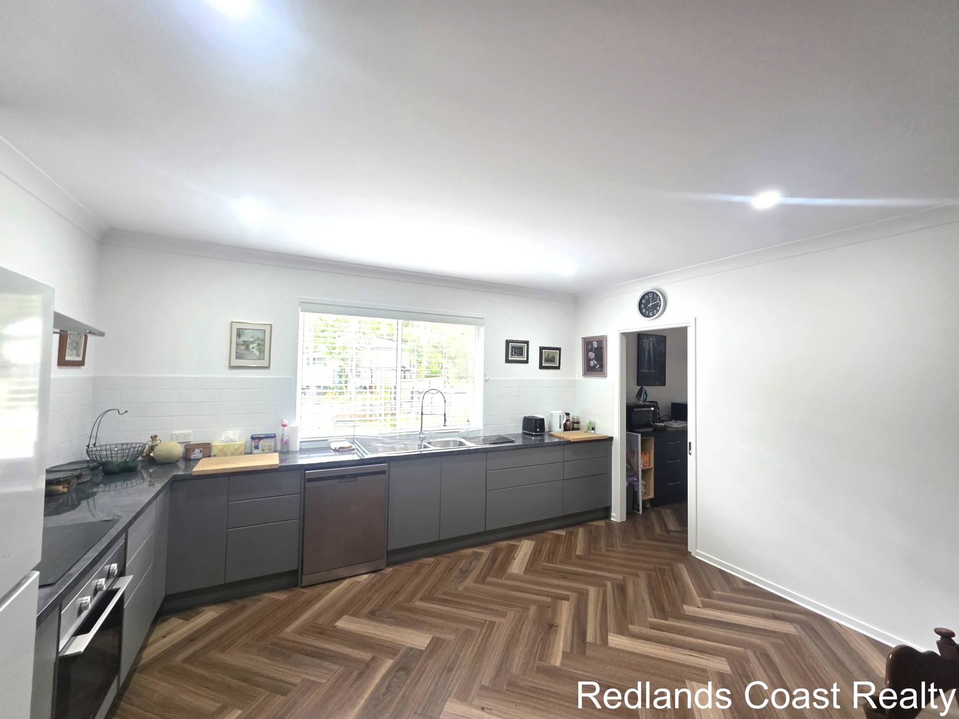 19-21 Wake St, Macleay Island, Macleay Island - Thumbnail 2