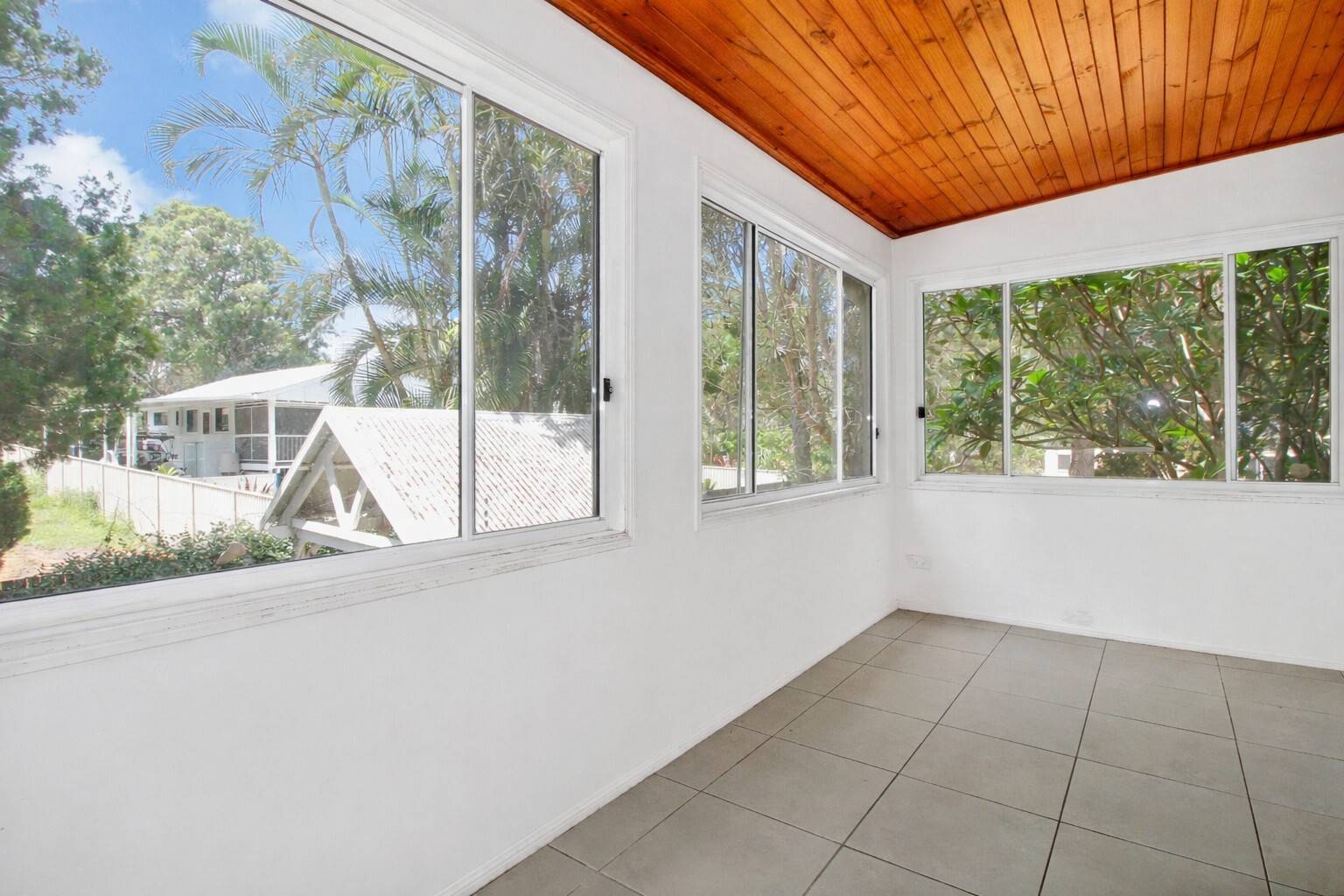 14 Alexander St, Macleay Island, Macleay Island - Thumbnail 2