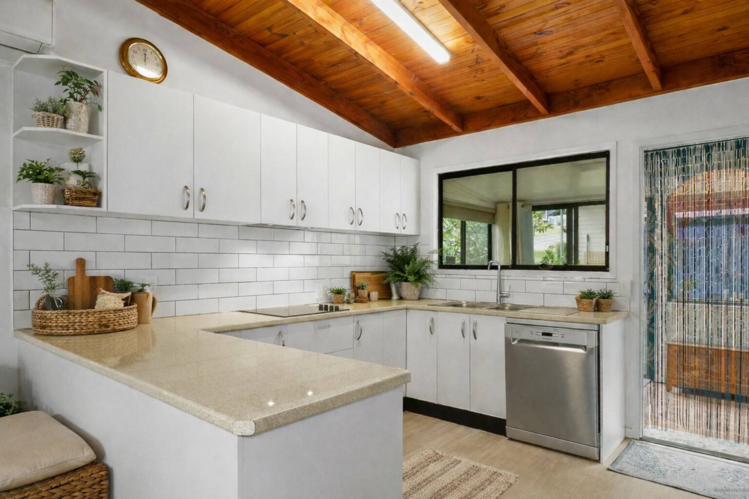 46-48 Coondooroopa Dr, Macleay Island, Macleay Island - Thumbnail 2