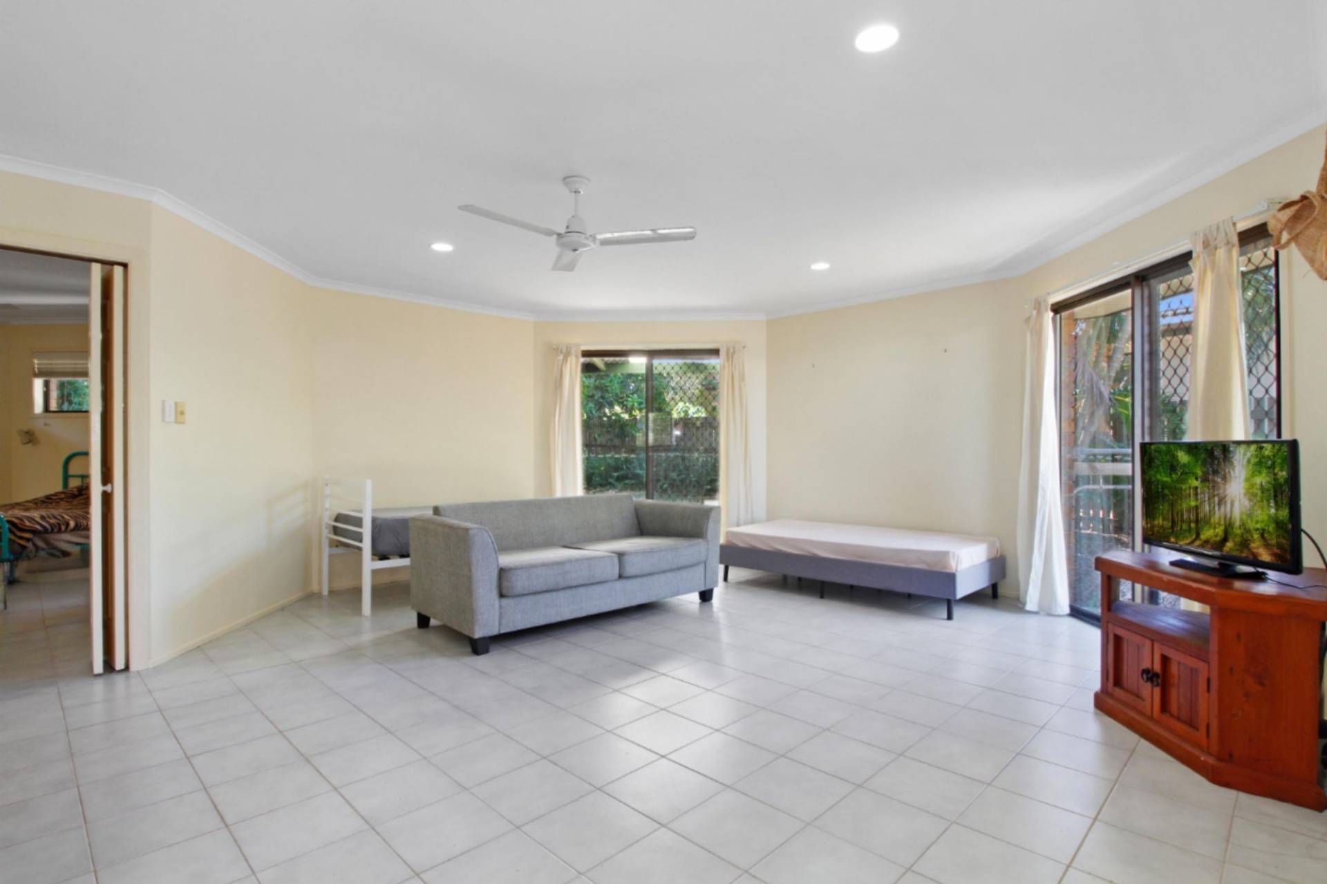 7 Marine St, Macleay Island, Macleay Island - Thumbnail 3