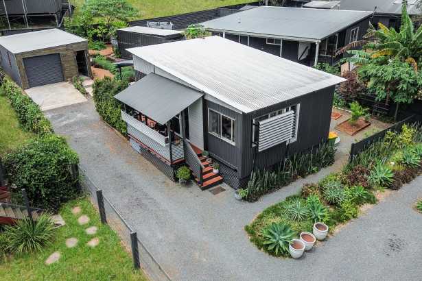 Tastefully Finished Island Retreat – Elevated, Near-New & Move-In Ready - Furniture and appliances included!!