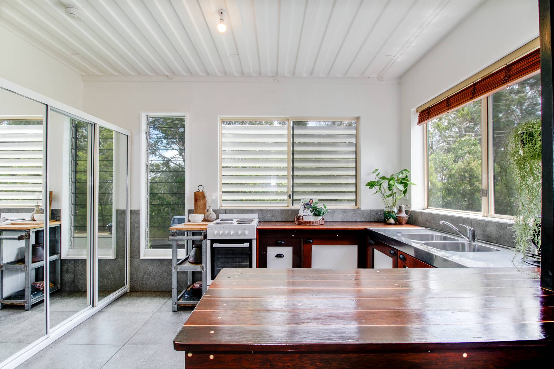22 Waterside Dr, Macleay Island, Macleay Island - Image 1