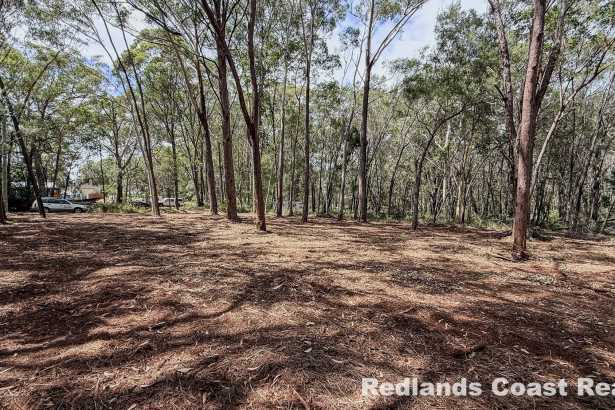 Room to Move in a Quiet, Central Pocket  713sqm on Canopy Cres