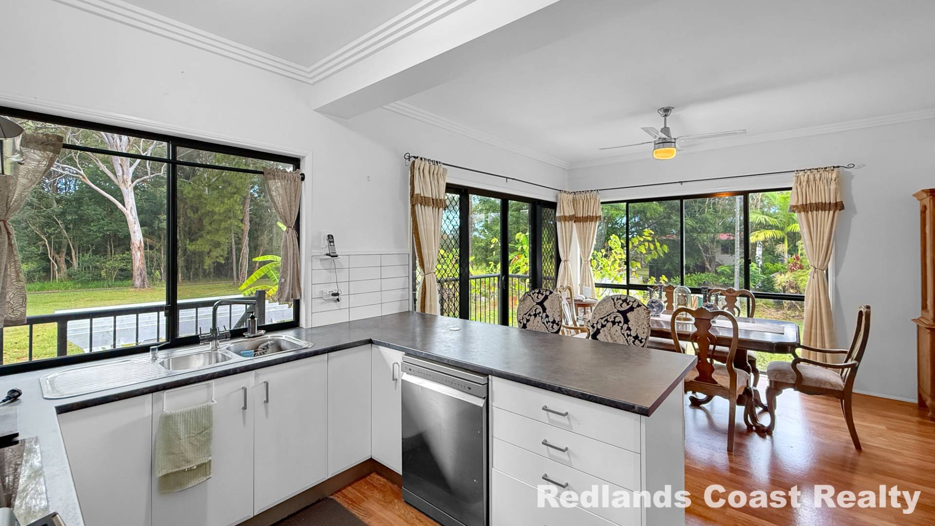 30 Paula Parade, Lamb Island, Lamb Island - Thumbnail 8