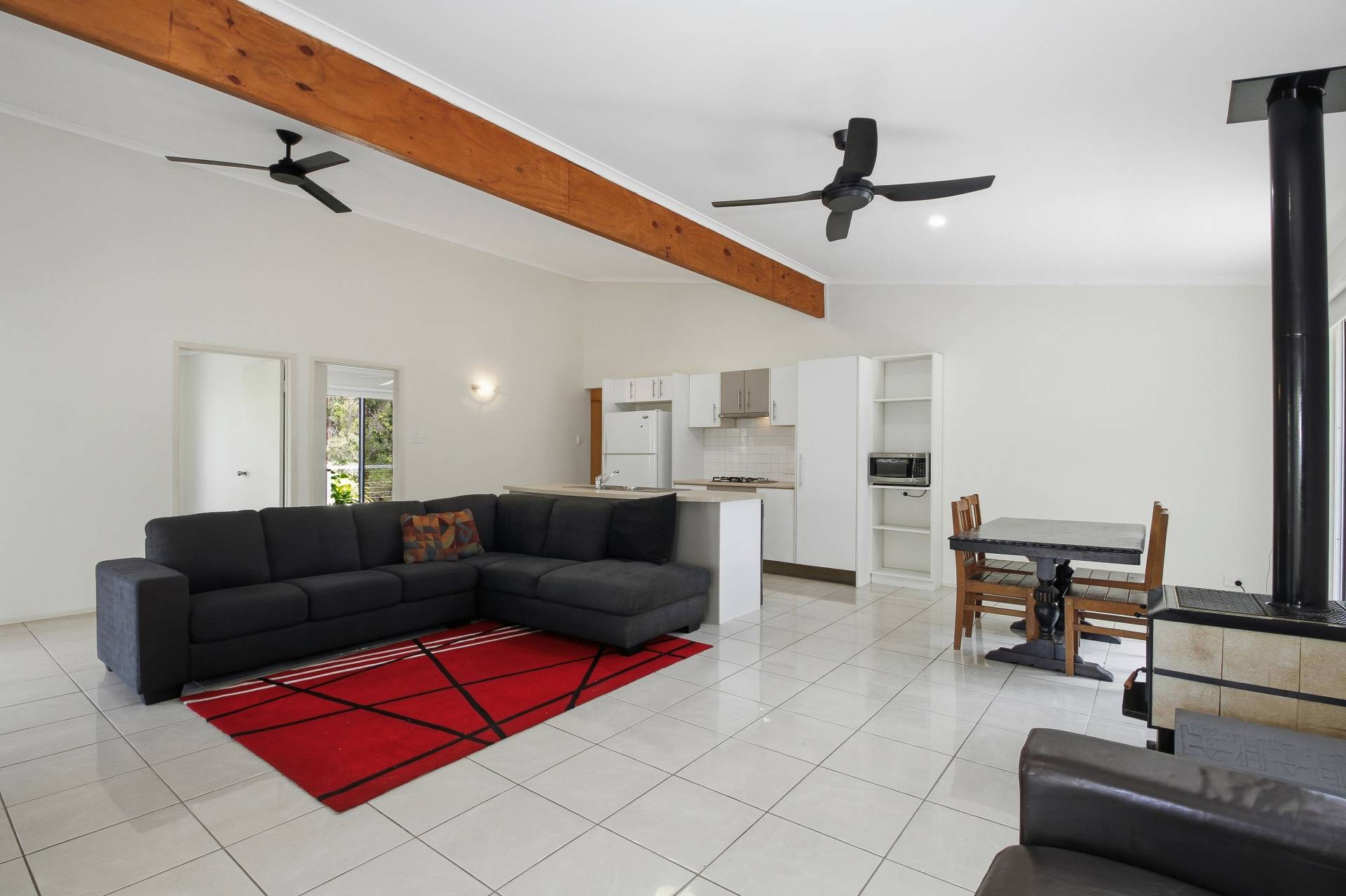 33 Scarborough Terrace, Macleay Island, Macleay Island - Thumbnail 3