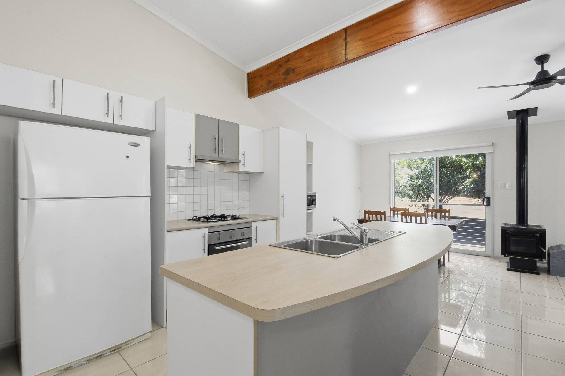 33 Scarborough Terrace, Macleay Island, Macleay Island - Thumbnail 5