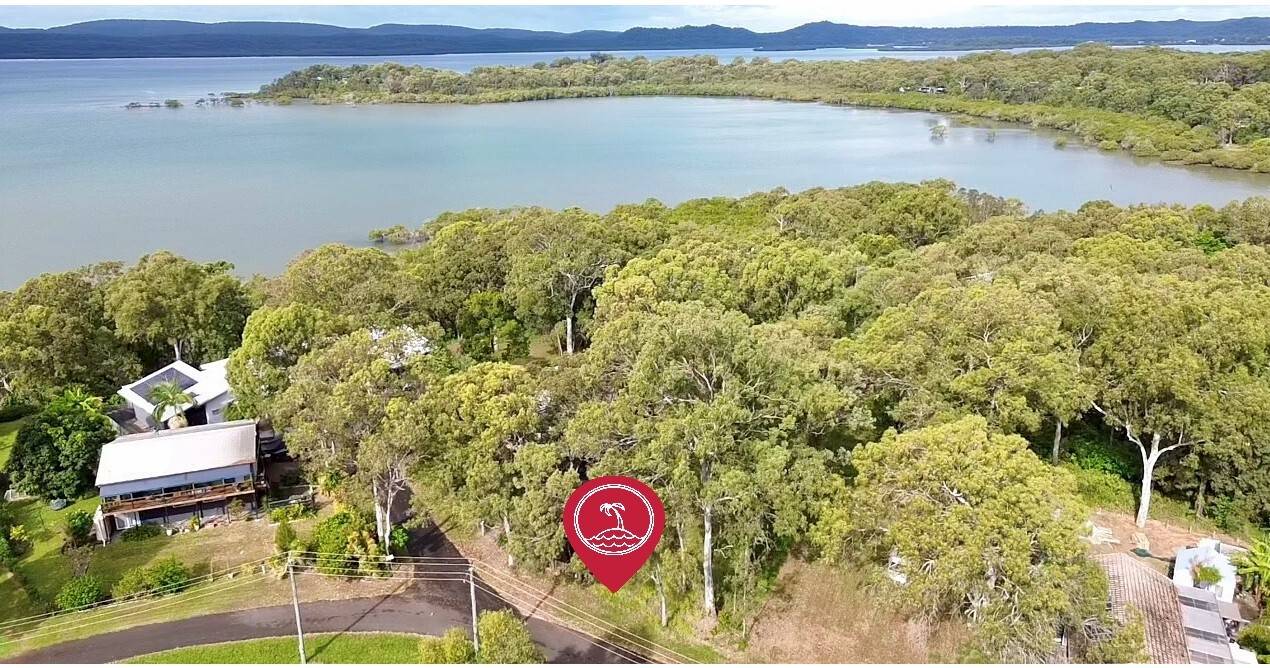 16 Blue Waters Crescent, Macleay Island, Macleay Island - Thumbnail 2