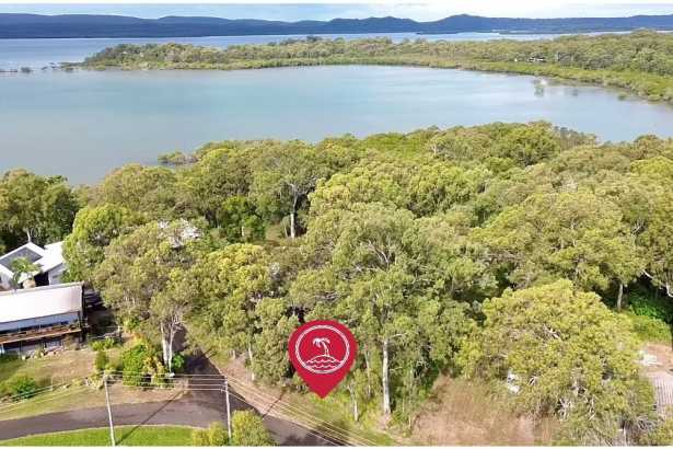 Elevated Position - Walk To The Water &  The Macleay Island Golf Club