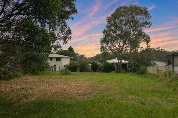 Generous Block, Great Soil & Walk-to-Everything Location