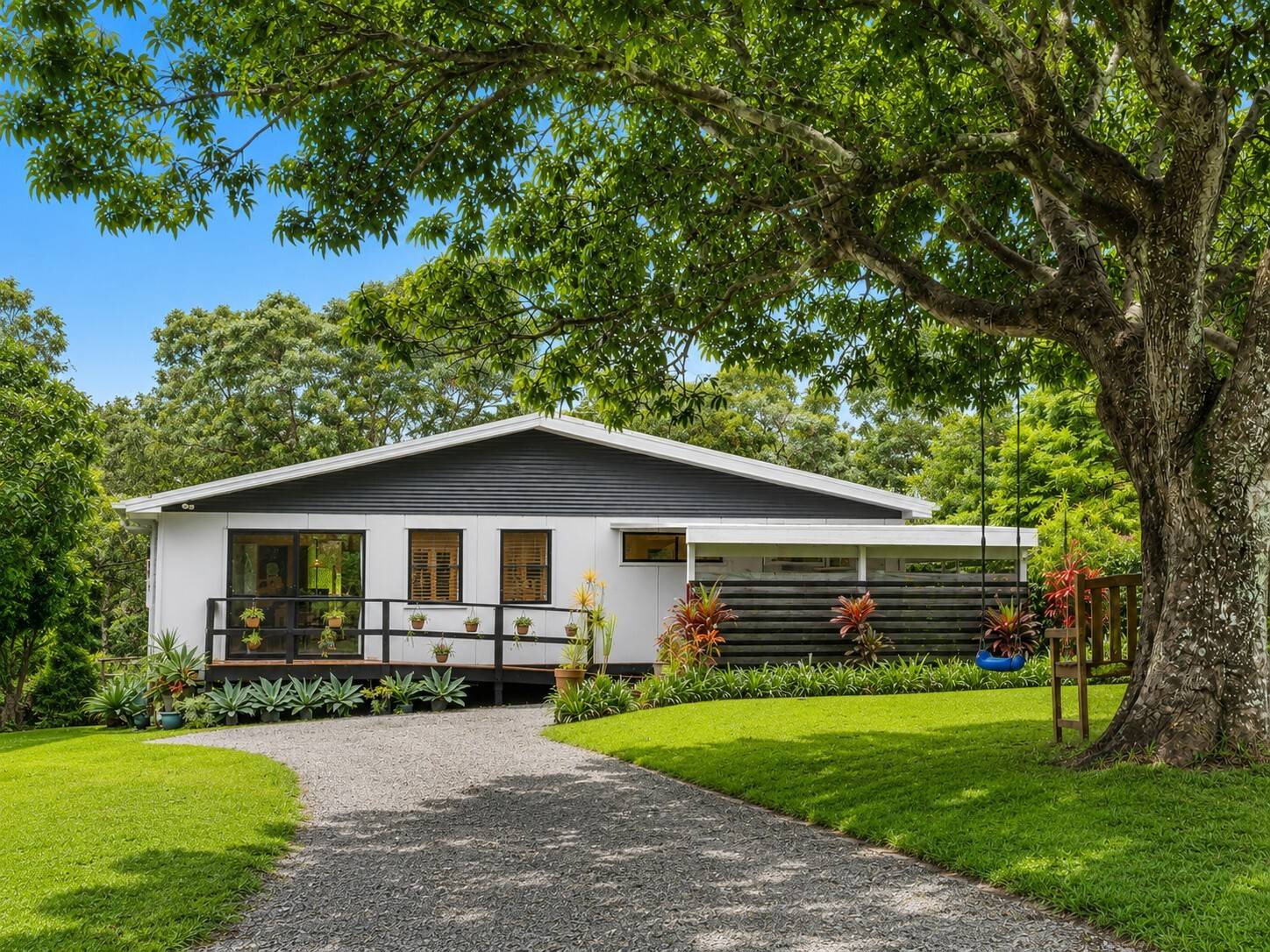 104 High Central Road, Macleay Island, Macleay Island - Image 1
