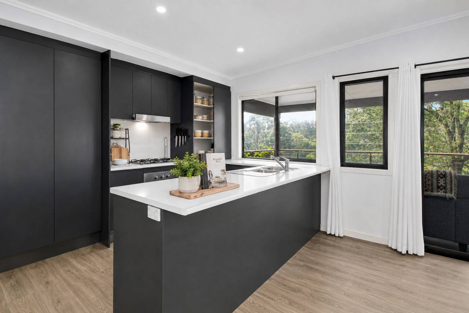 104 High Central Road, Macleay Island, Macleay Island - Thumbnail 2
