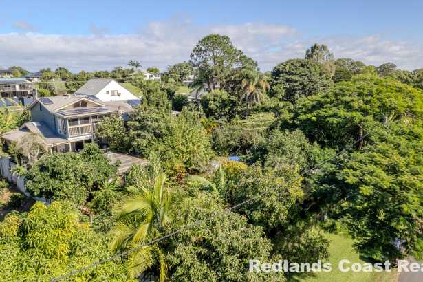 Spacious Family-Sized Home in Convenient Location on 1422sqm Fruit Trees Galore