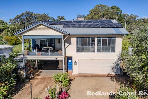 Sea Views, Pool & Island Lifestyle — The Complete Package