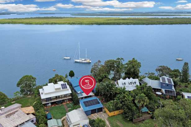 Exceptional Bay Vistas, Stunning Sunsets & Direct Water Access