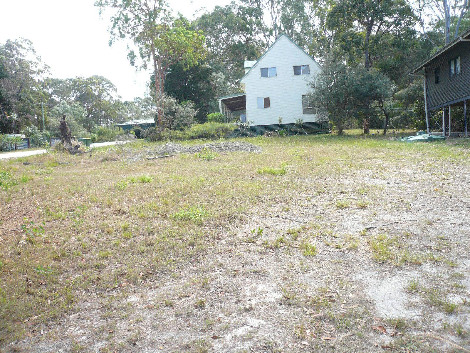 18 Weeroona Avenue, Macleay Island, Macleay Island - Thumbnail 2
