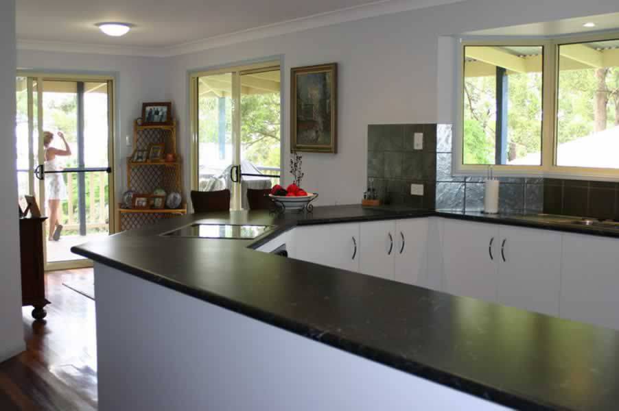 28 Coast Road, Macleay Island, Macleay Island - Thumbnail 3