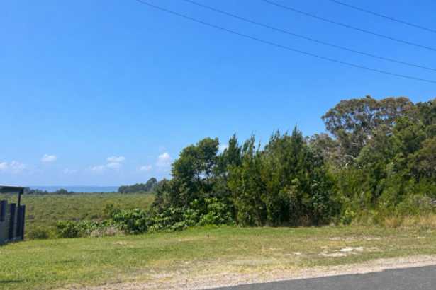 Water views and Island Lifestyle