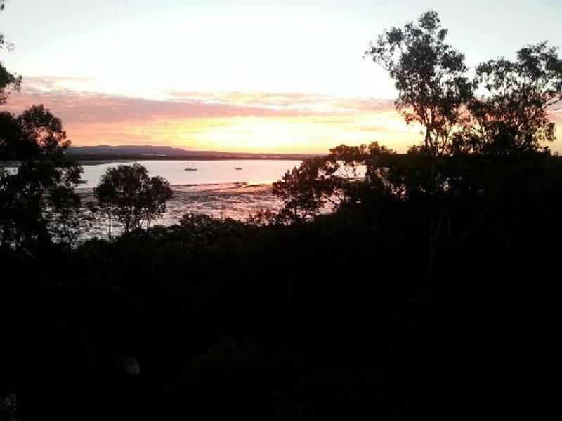 27 Cliff Terrace, Macleay Island, Macleay Island - Thumbnail 2
