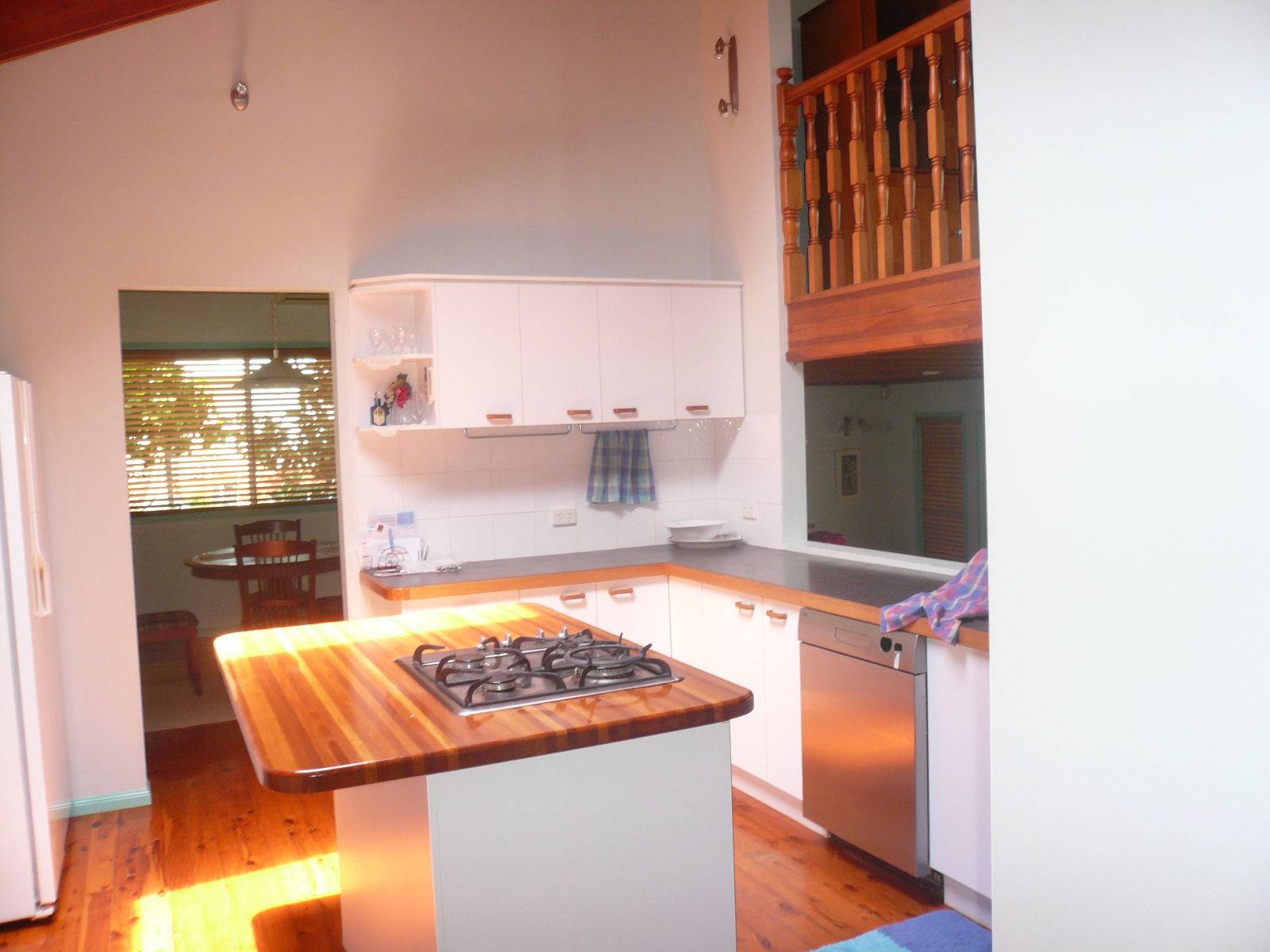 27 Cliff Terrace, Macleay Island, Macleay Island - Thumbnail 4
