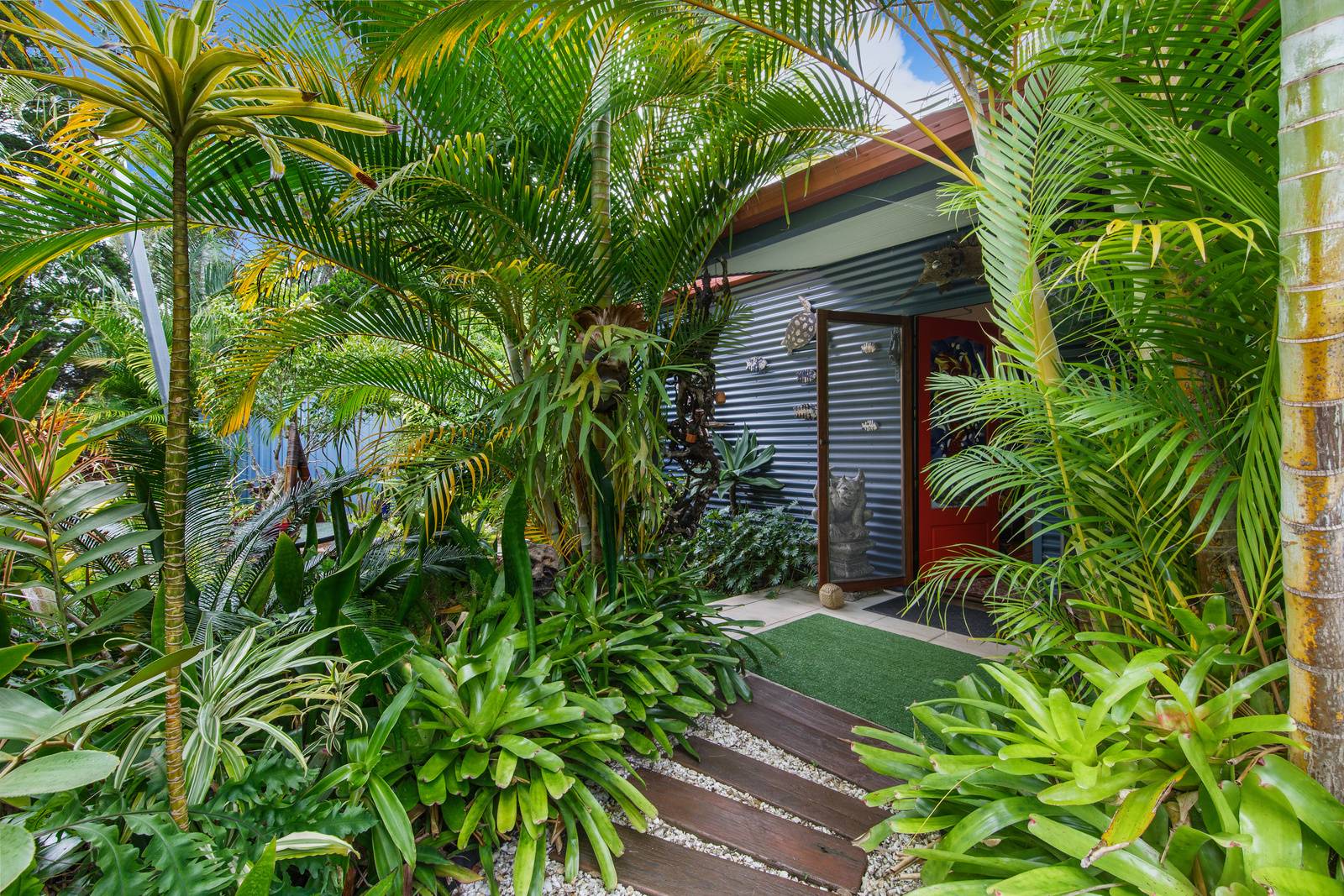 78 Charles Tce, Macleay Island, Macleay Island - Thumbnail 2