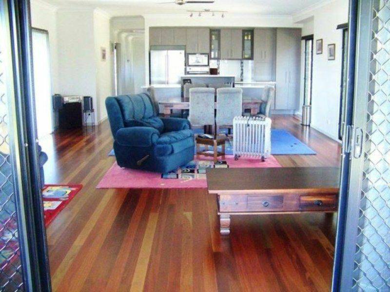 76 Coondooroopa Dr, Macleay Island, Macleay Island - Thumbnail 2