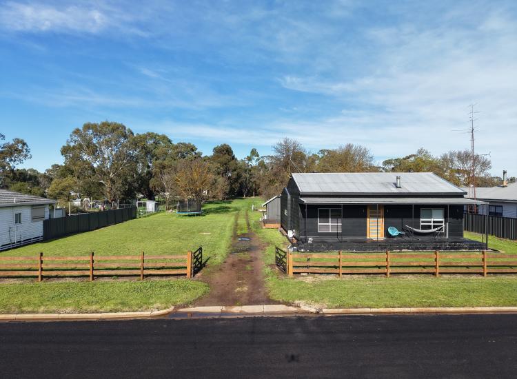 Beautifully Renovated Family Home on a Spacious Allotment