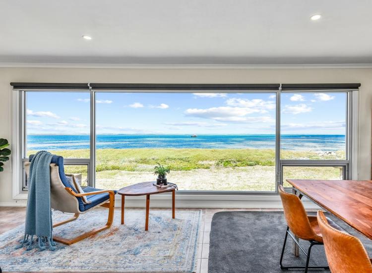 Beachfront retreat in stunning Pelican Point