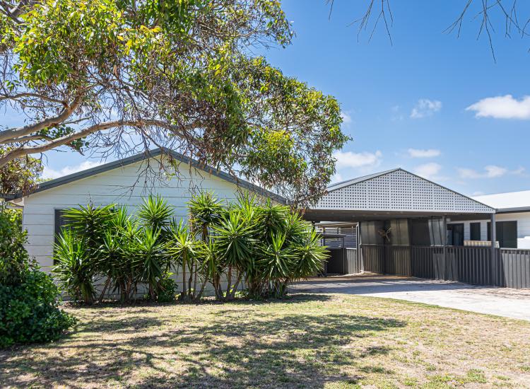 Large Family Home at Beautiful Long Beach