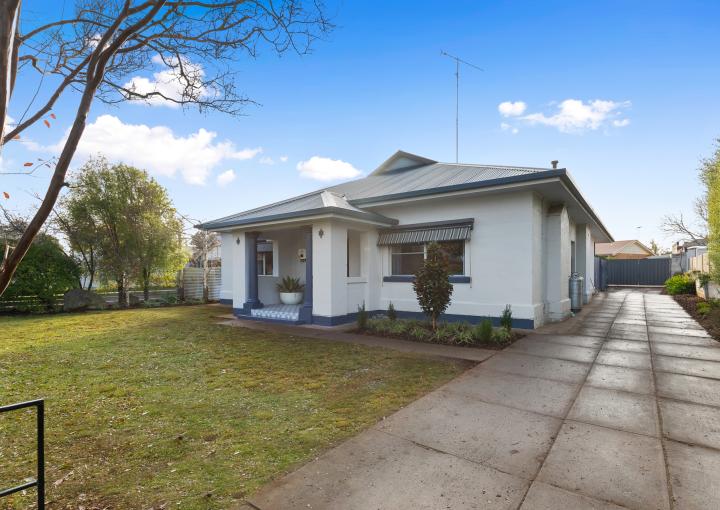 61 Church St, Penola