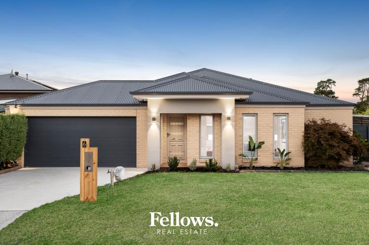 Modern Country Living with Ultimate Outdoor Entertaining