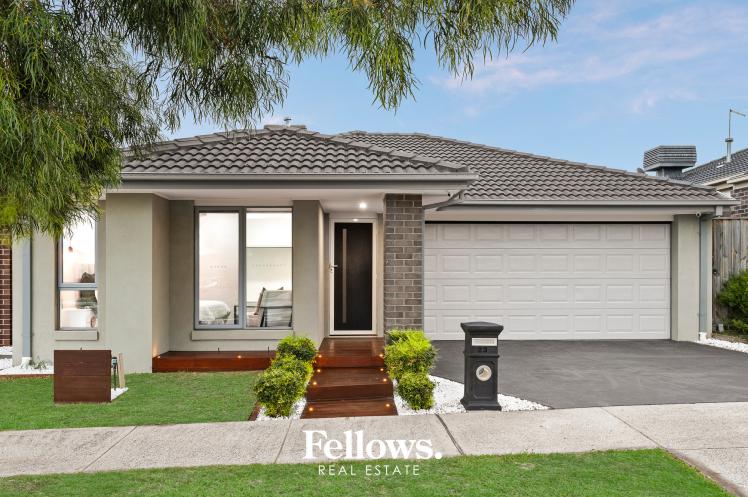 Unbeatable Location, Stylish, Refreshed & Nothing Left to Do but Enjoy