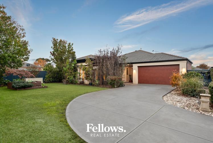 Spacious Family Living with a Fully Permitted Bungalow on 894m²