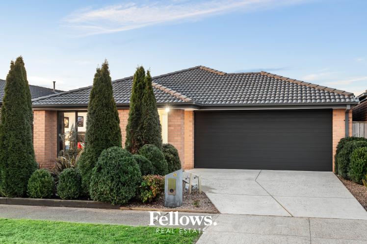 Live the Caversham Waters Lifestyle