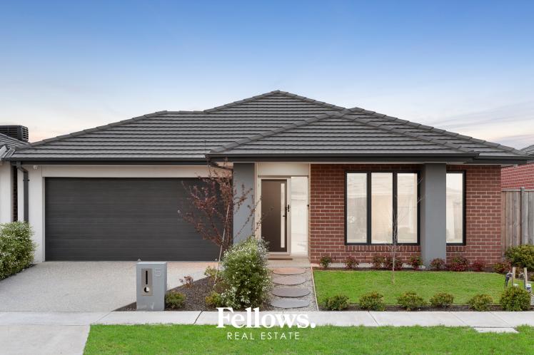 Modern Charm with Designer Touches & Alfresco Appeal