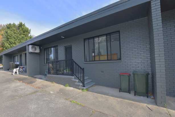 RENTERS WANTED...