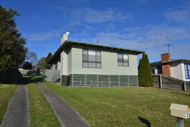 RENTERS WANTED...