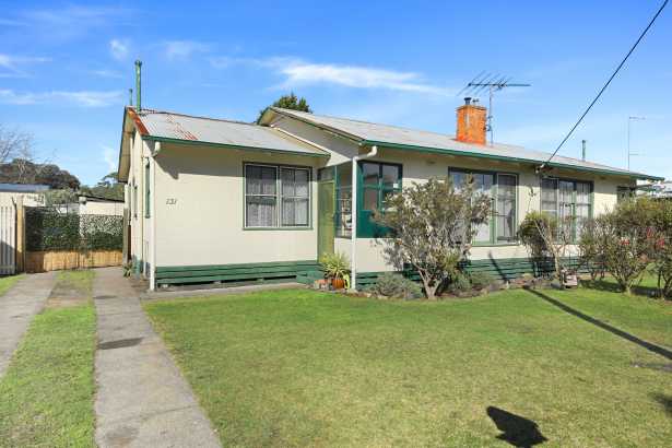 RENTERS WANTED...