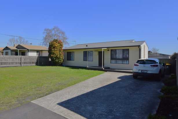 RENTERS WANTED...