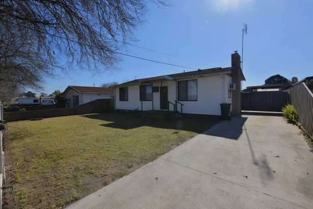RENTERS WANTED...
