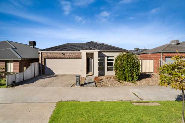 Spacious Family Living with Side Access on Over 600sqm