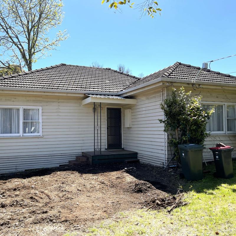 Close to Glen Waverley Shopping Centre & Train Station