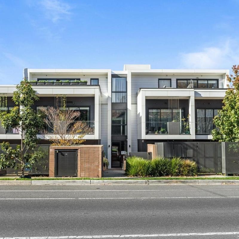 Luxury Living in premier Glen Iris location