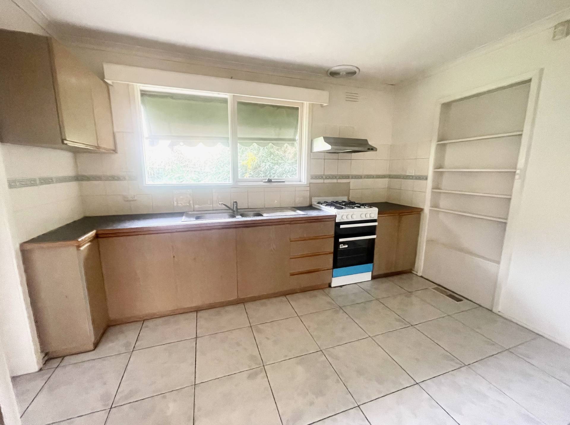568 Waverley Road, Glen Waverley - Thumbnail 4
